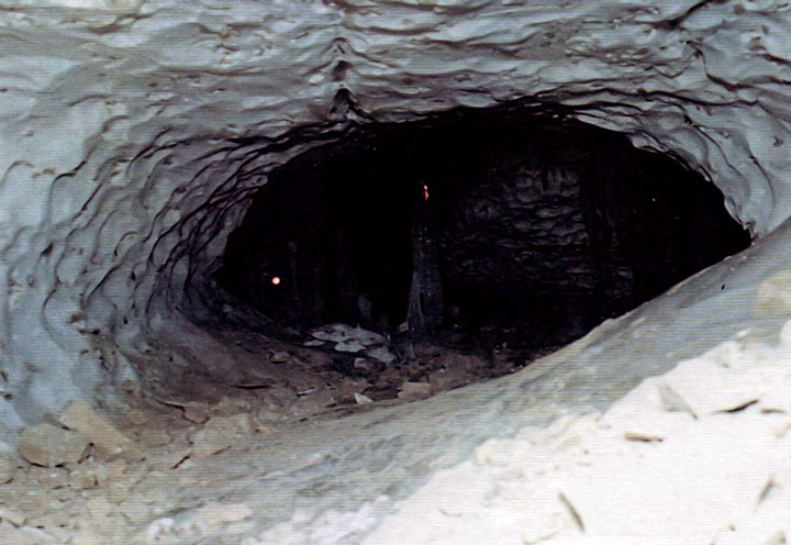 Туннельный ход в пещере Троя (К-13)