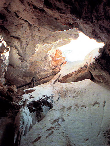 Входной зал пещеры Голубинский Провал